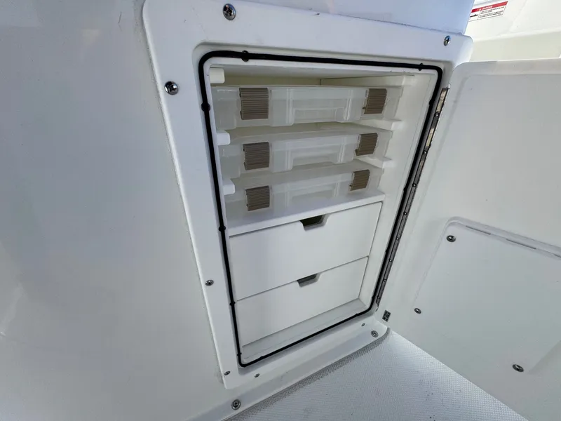 Slide: The Image of Sea Hunt Gamefish 27 Coffin Box 2026 - 25