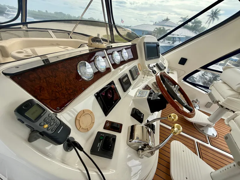 Slide: The Image of Sea Ray 480 Sedan Bridge 2004 - 18