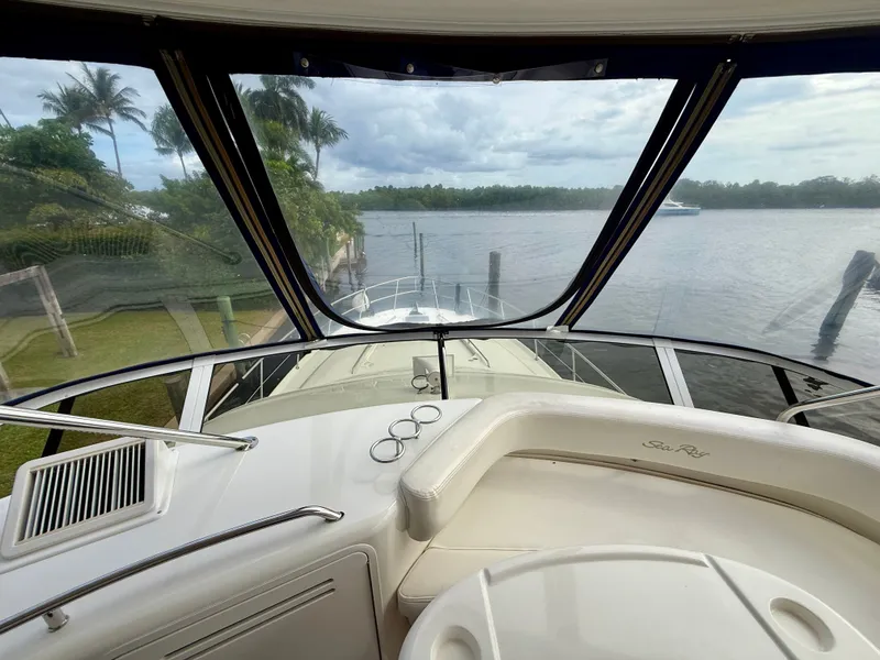 Slide: The Image of Sea Ray 480 Sedan Bridge 2004 - 22