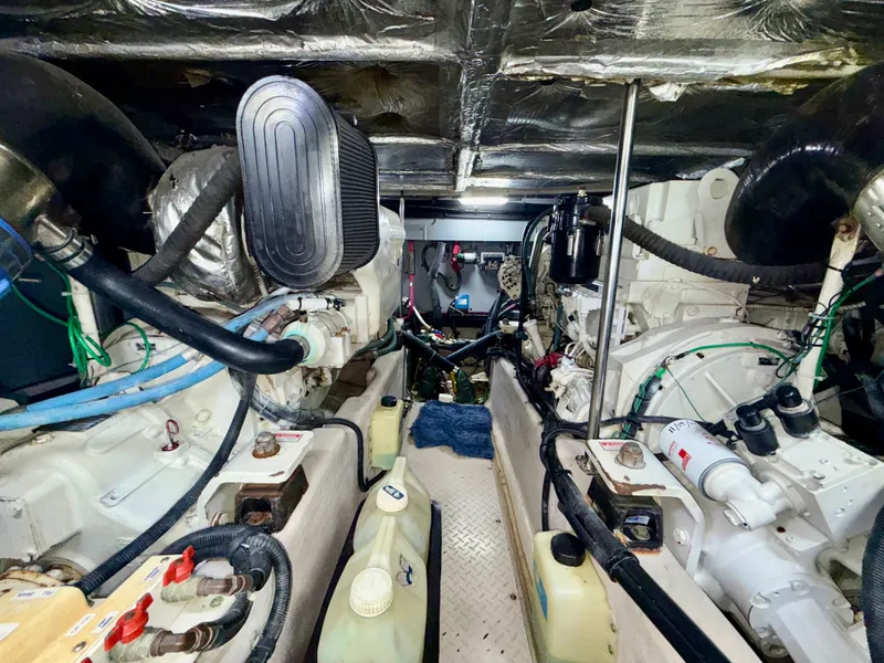 Slide: The Image of Sea Ray 480 Sedan Bridge 2004 - 25