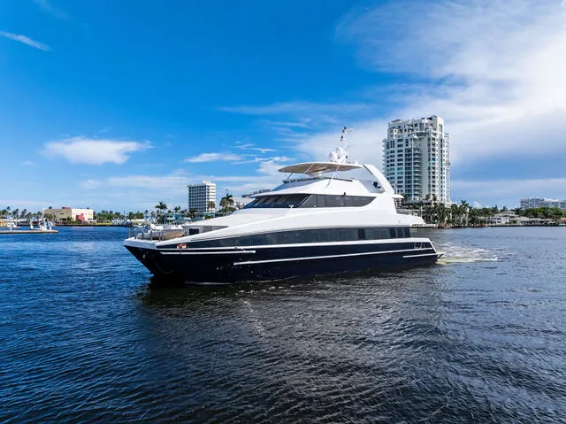 Slide: The Image of Sabre 36 Flybridge Fast Trawler 2004 - 60