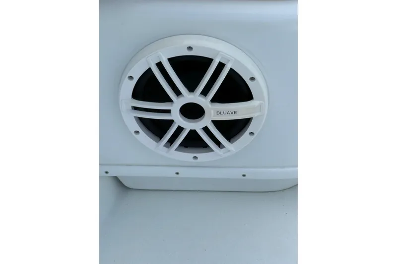 Slide: The Image of Speaker on 2018 Yellowfin 32 Offshore boat, featuring Bluave audio system. - 73