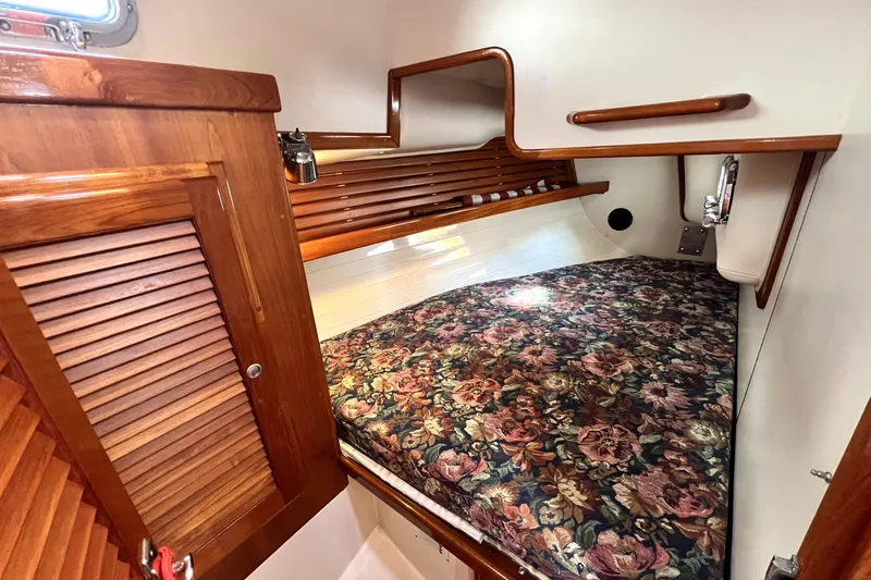 Slide: The Image of Aft cabin of 1997 Pacific Seacraft 40 "Serenade" - 14