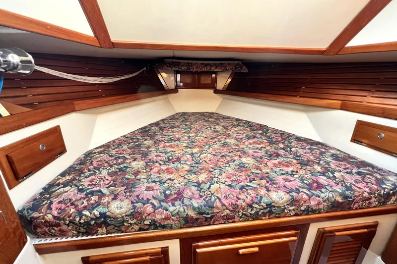 Slide: The Image of Forward cabin berth of 1997 Pacific Seacraft 40 "Serenade" - 15