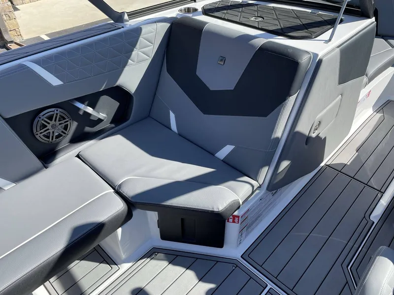 Slide: The Image of Nautique Super Air Nautique GS22 2026 - 21