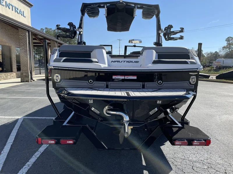 Slide: The Image of Nautique Super Air Nautique GS22 2026 - 3