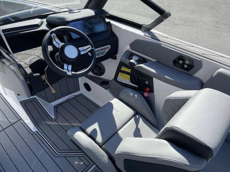 Slide: The Image of Nautique Super Air Nautique GS22 2026 - 33