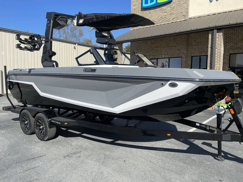 Slide: The Image of Nautique Super Air Nautique GS22 2026 - 7