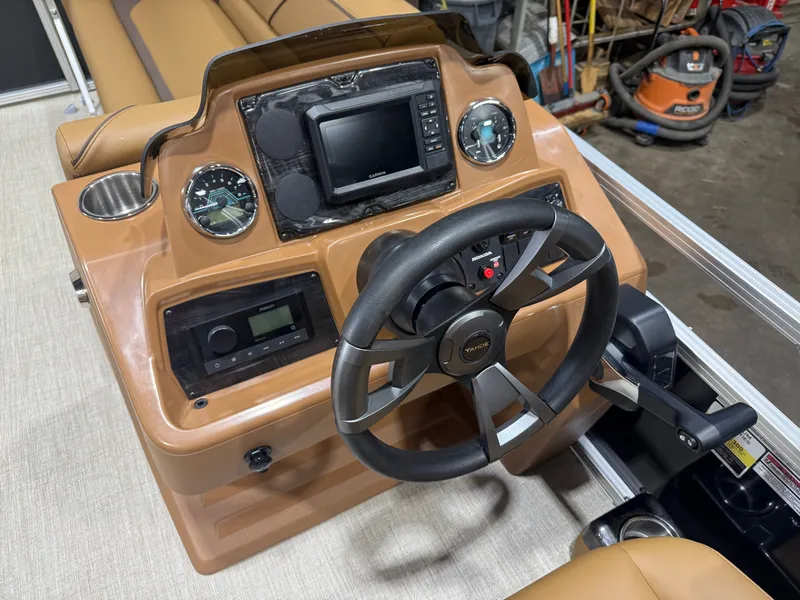 Slide: The Image of Tahoe Sport 2180 Cruise & Honda 4-Stroke EFI 2026 - 10