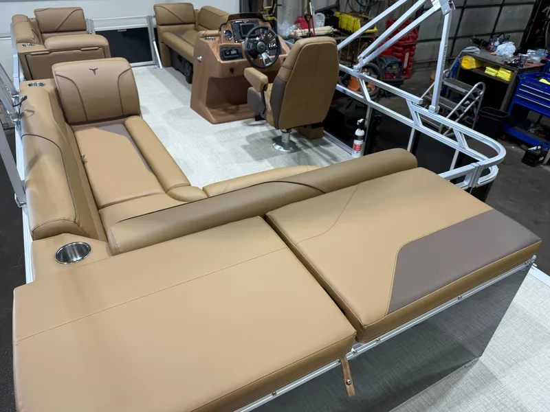 Slide: The Image of Tahoe Sport 2180 Cruise & Honda 4-Stroke EFI 2026 - 18