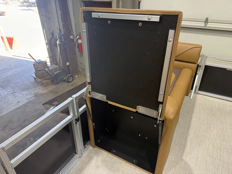 Slide: The Image of Tahoe Sport 2180 Cruise & Honda 4-Stroke EFI 2026 - 22