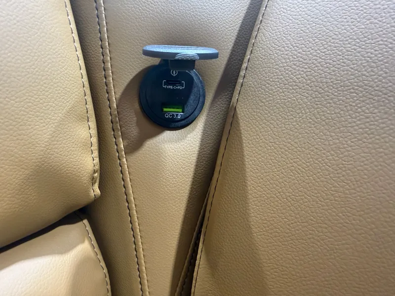 Slide: The Image of Tahoe Sport 2180 Cruise & Honda 4-Stroke EFI 2026 - 24