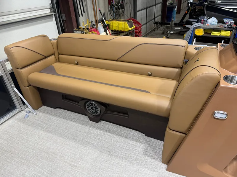 Slide: The Image of Tahoe Sport 2180 Cruise & Honda 4-Stroke EFI 2026 - 25