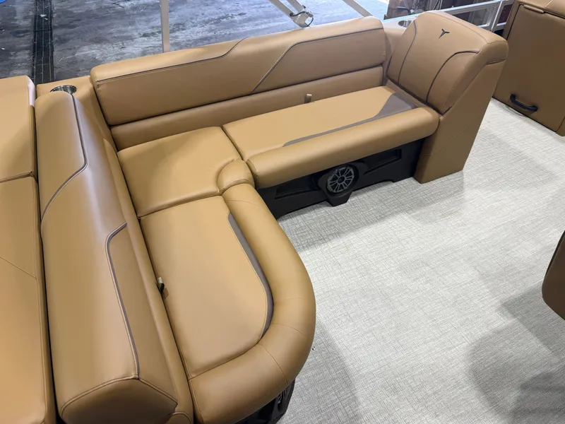 Slide: The Image of Tahoe Sport 2180 Cruise & Honda 4-Stroke EFI 2026 - 28