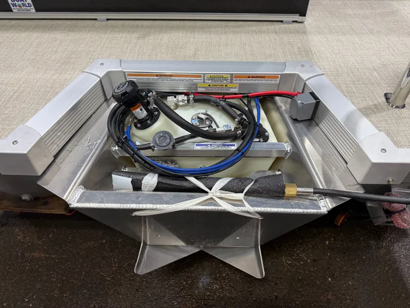 Slide: The Image of Tahoe Sport 2180 Cruise & Honda 4-Stroke EFI 2026 - 38