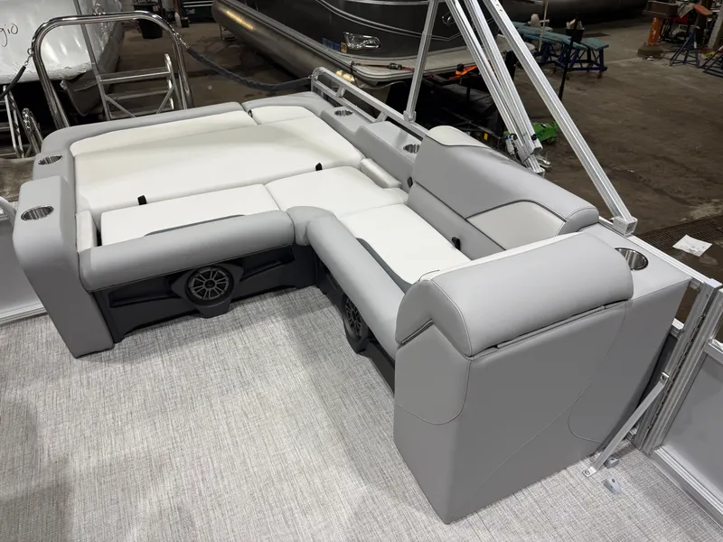 Slide: The Image of Tahoe Sport 2185 Swingback (VRB) & Honda 4-Stroke EFI 2026 - 20