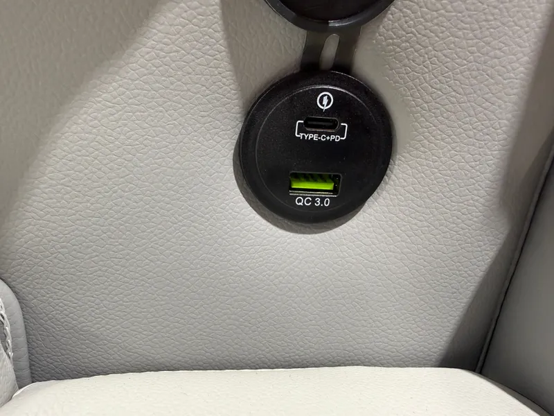 Slide: The Image of Tahoe Sport 2185 Swingback (VRB) & Honda 4-Stroke EFI 2026 - 22