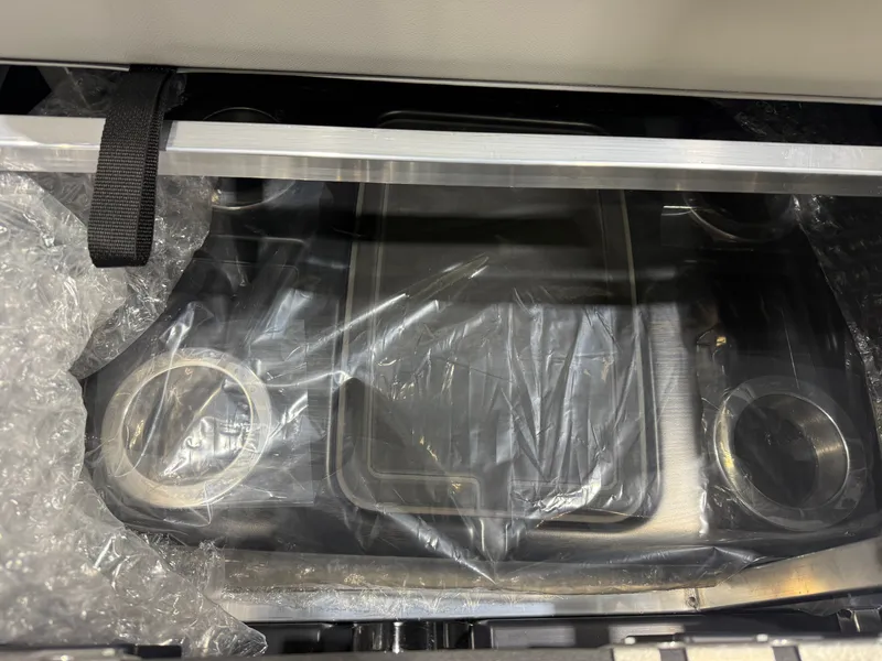 Slide: The Image of Tahoe Sport 2185 Swingback (VRB) & Honda 4-Stroke EFI 2026 - 23