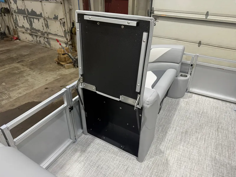 Slide: The Image of Tahoe Sport 2185 Swingback (VRB) & Honda 4-Stroke EFI 2026 - 26