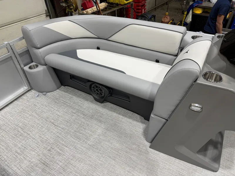 Slide: The Image of Tahoe Sport 2185 Swingback (VRB) & Honda 4-Stroke EFI 2026 - 27