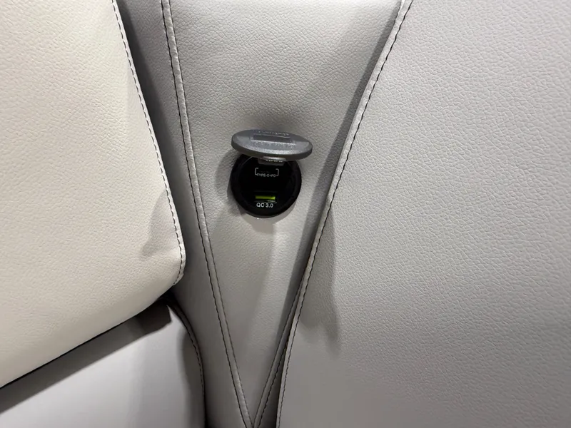 Slide: The Image of Tahoe Sport 2185 Swingback (VRB) & Honda 4-Stroke EFI 2026 - 28