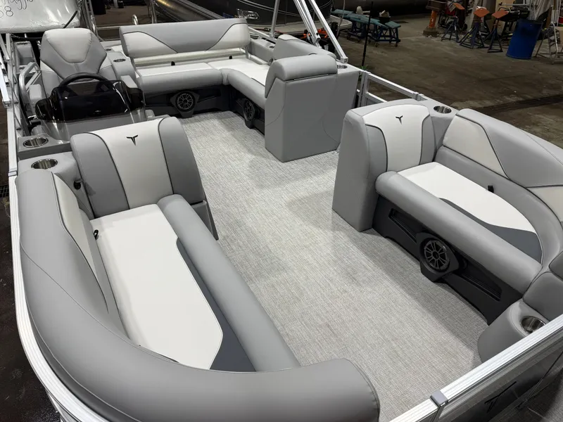 Slide: The Image of Tahoe Sport 2185 Swingback (VRB) & Honda 4-Stroke EFI 2026 - 30