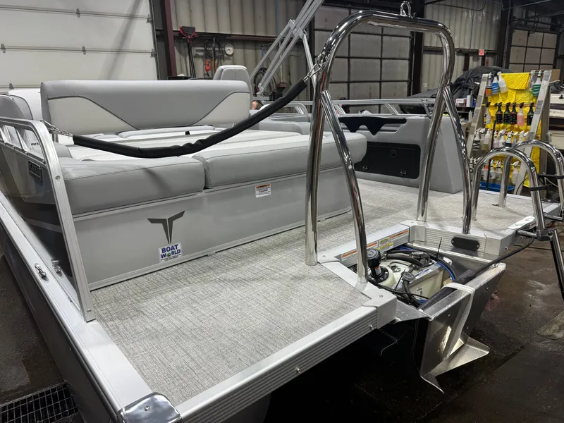 Slide: The Image of Tahoe Sport 2185 Swingback (VRB) & Honda 4-Stroke EFI 2026 - 38