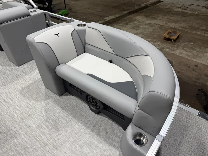 Slide: The Image of Tahoe Sport 2185 Swingback (VRB) & Honda 4-Stroke EFI 2026 - 8