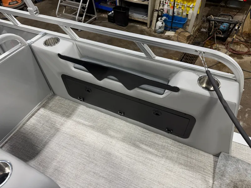 Slide: The Image of Tahoe Sport VRB 2185 Swingback & 4-Stroke $32995 2026 - 19