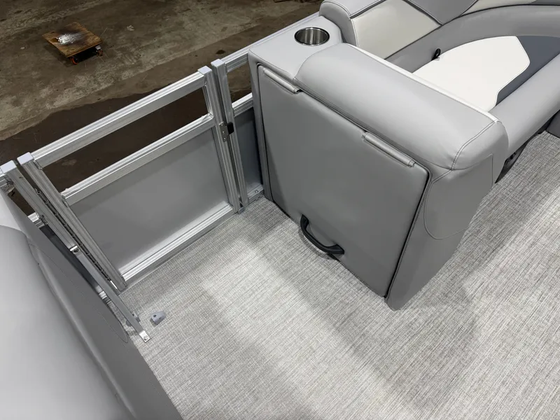 Slide: The Image of Tahoe Sport VRB 2185 Swingback & 4-Stroke $32995 2026 - 25