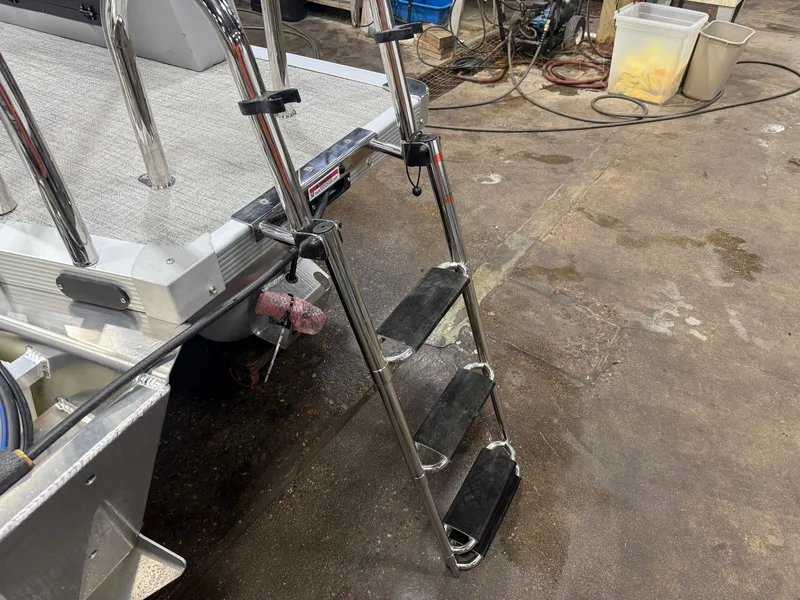 Slide: The Image of Tahoe Sport VRB 2185 Swingback & 4-Stroke $32995 2026 - 41