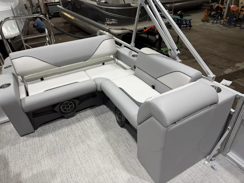 Slide: The Image of Tahoe Sport VRB 2185 Swingback & 4-Stroke $32995 2026 - 9