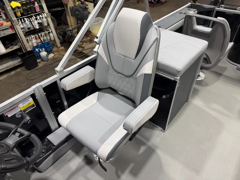 Slide: The Image of Tahoe GEOfish 2385 Rear Fish Tritoon & Honda 4-Stroke EFI 2026 - 11