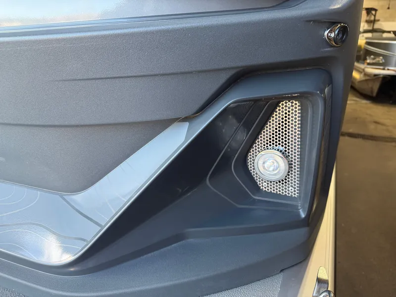 Slide: The Image of Tahoe GEOfish 2385 Rear Fish Tritoon & Honda 4-Stroke EFI 2026 - 35