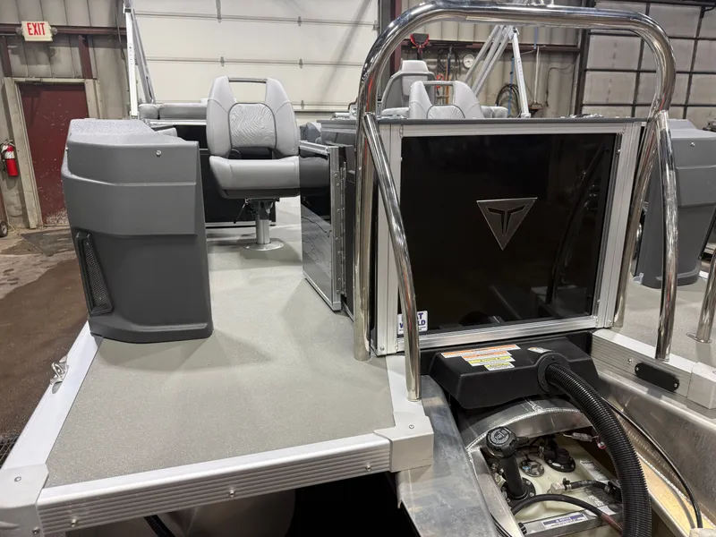 Slide: The Image of Tahoe GEOfish 2385 Rear Fish Tritoon & Honda 4-Stroke EFI 2026 - 47