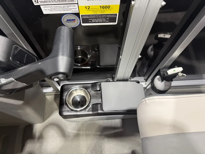 Slide: The Image of Tahoe GEOfish 2385 Rear Fish Tritoon & Honda 4-Stroke EFI 2026 - 15