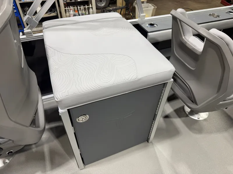 Slide: The Image of Tahoe GEOfish 2385 Rear Fish Tritoon & Honda 4-Stroke EFI 2026 - 20