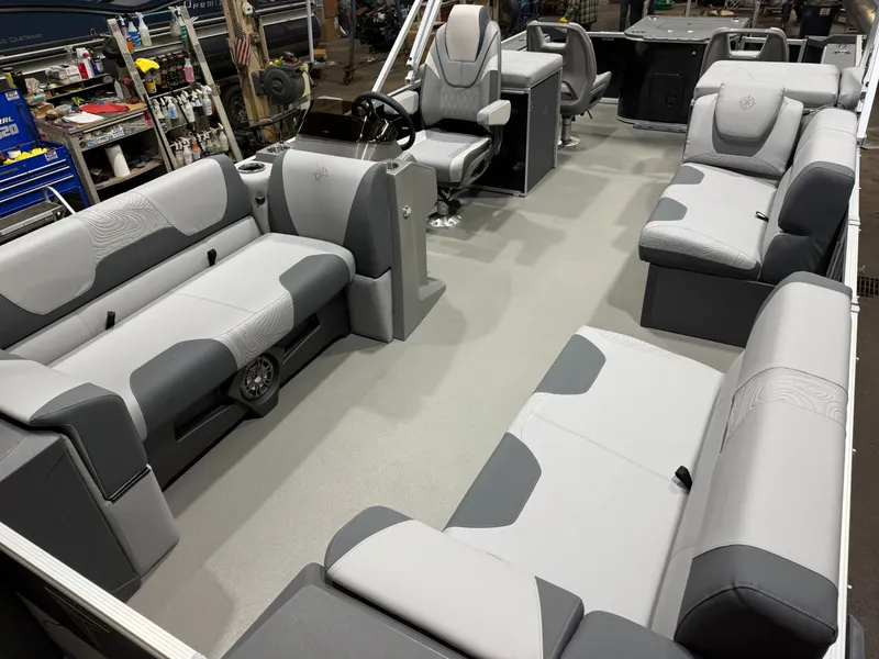 Slide: The Image of Tahoe GEOfish 2385 Rear Fish Tritoon & Honda 4-Stroke EFI 2026 - 32