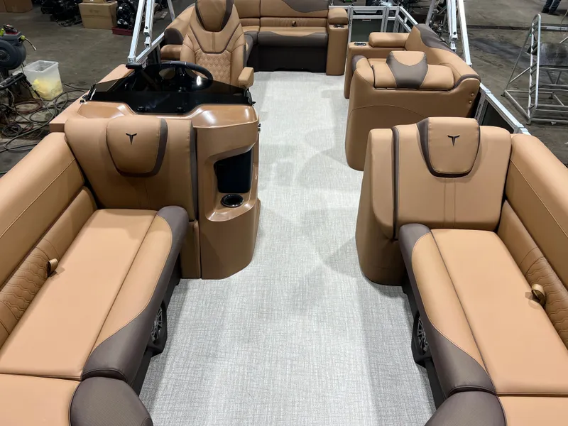 Slide: The Image of Tahoe LTZ 2385 Elite Cruise Tritoon & Honda 4-Stroke EFI 2026 - 5