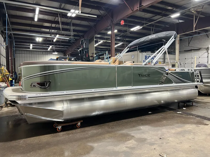 Slide: The Image of Tahoe LTZ 200HP Elite 2385 Tritoon 2026 - 28