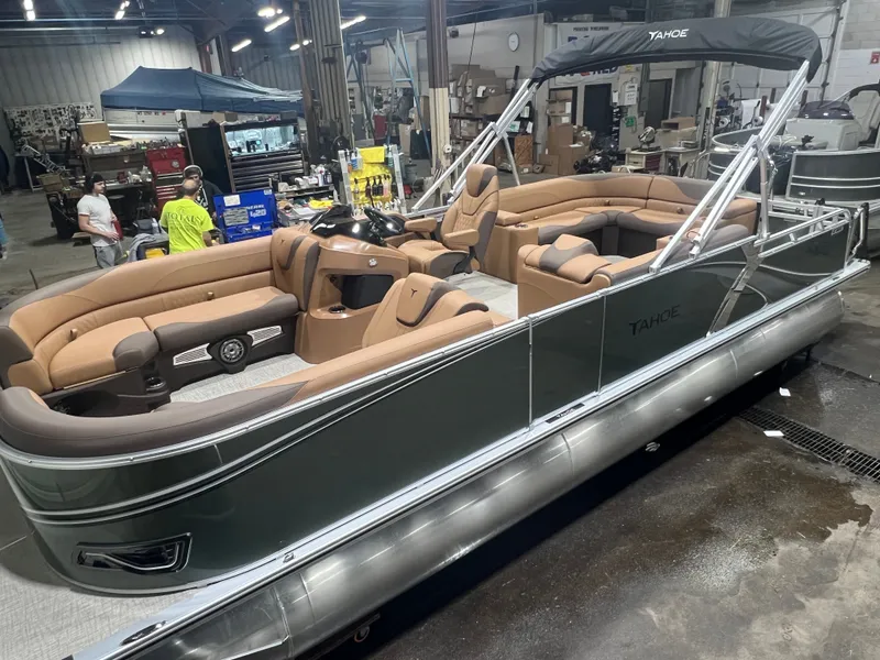 The Image of Tahoe LTZ 2385 Elite Cruise Tritoon & Honda 4-Stroke EFI 2026 - 1