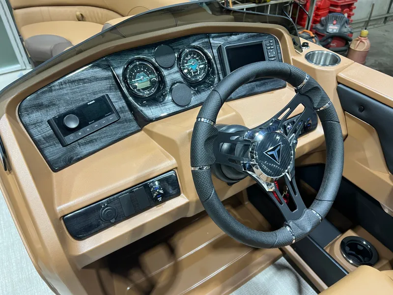 Slide: The Image of Tahoe LTZ 2385 Elite Cruise Tritoon & Honda 4-Stroke EFI 2026 - 11