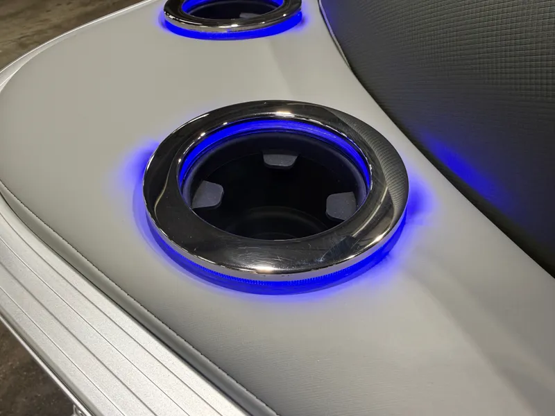 Slide: The Image of Tahoe LTZ 2385 Quad Lounge Tritoon & Honda 4-Stroke EFI 2026 - 23