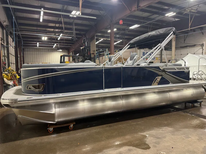 Slide: The Image of Tahoe LTZ 2385 Quad Lounge Tritoon & Honda 4-Stroke EFI 2026 - 37