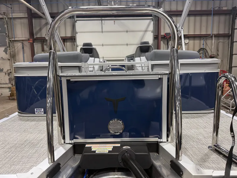 Slide: The Image of Tahoe LTZ 2385 Quad Lounge Tritoon & Honda 4-Stroke EFI 2026 - 44