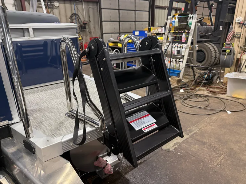 Slide: The Image of Tahoe LTZ 2385 Quad Lounge Tritoon & Honda 4-Stroke EFI 2026 - 45