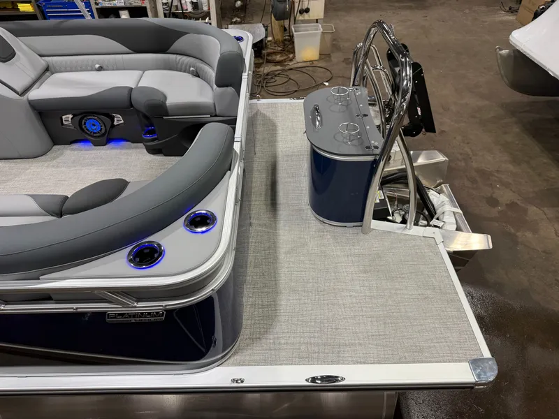 Slide: The Image of Tahoe LTZ 2385 Quad Lounge Tritoon & Honda 4-Stroke EFI 2026 - 5