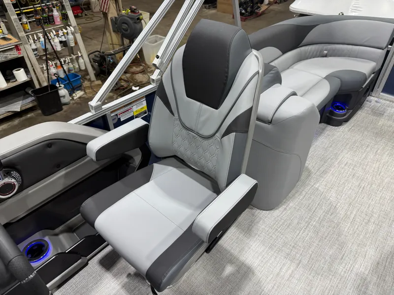 Slide: The Image of Tahoe LTZ 200HP Quad Lounge 2385 Tritoon 2026 - 12