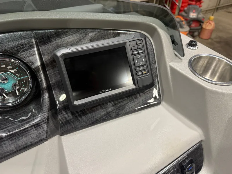 Slide: The Image of Tahoe LTZ 200HP Quad Lounge 2385 Tritoon 2026 - 16