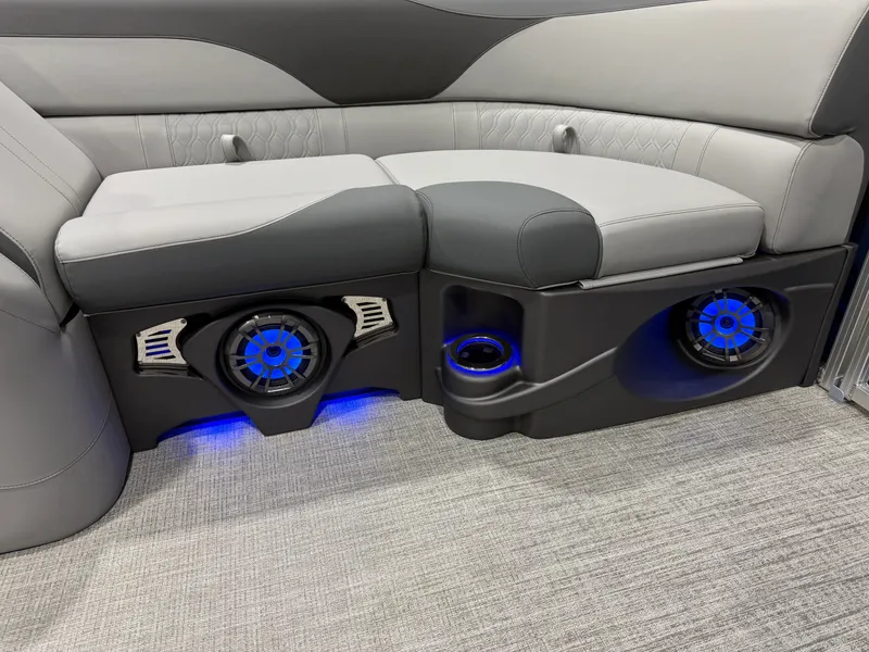 Slide: The Image of Tahoe LTZ 200HP Quad Lounge 2385 Tritoon 2026 - 32